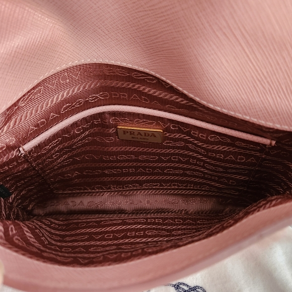 AUTHENTIC PRADA Contenitori Piatti Pink Orchidea Saffiano Clutch - Picture 3 of 16